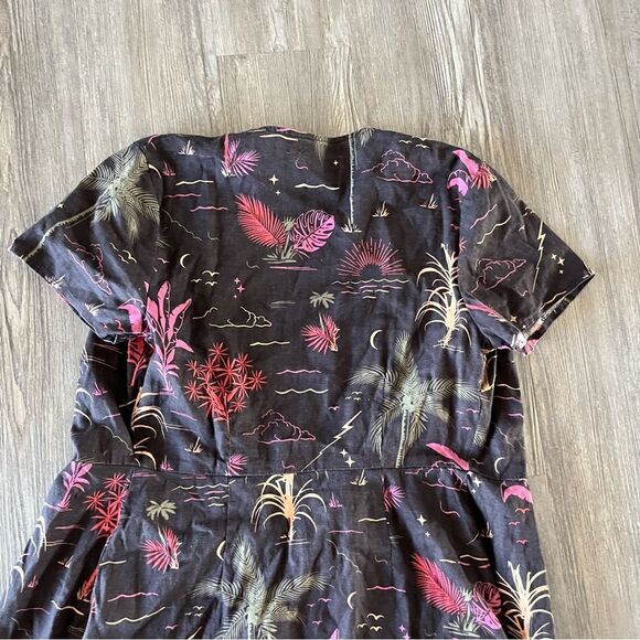 Marine Layer XS Emlyn Beach Print Midi Wrap Dress - Picture 10 of 11